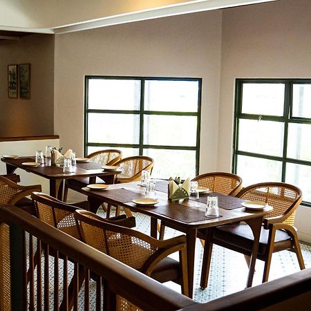 Hotel Benhur Kochi Екстериор снимка